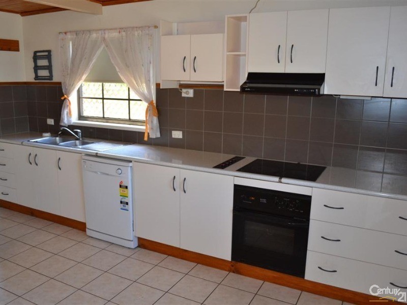 Avenell Heights QLD 4670