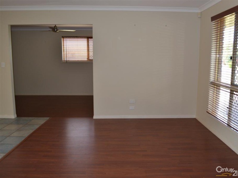 10 Pettigrew Drive, Kalkie QLD 4670