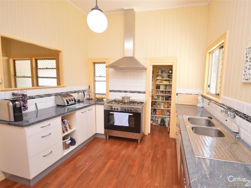 4 Coomber Street, Svensson Heights QLD 4670