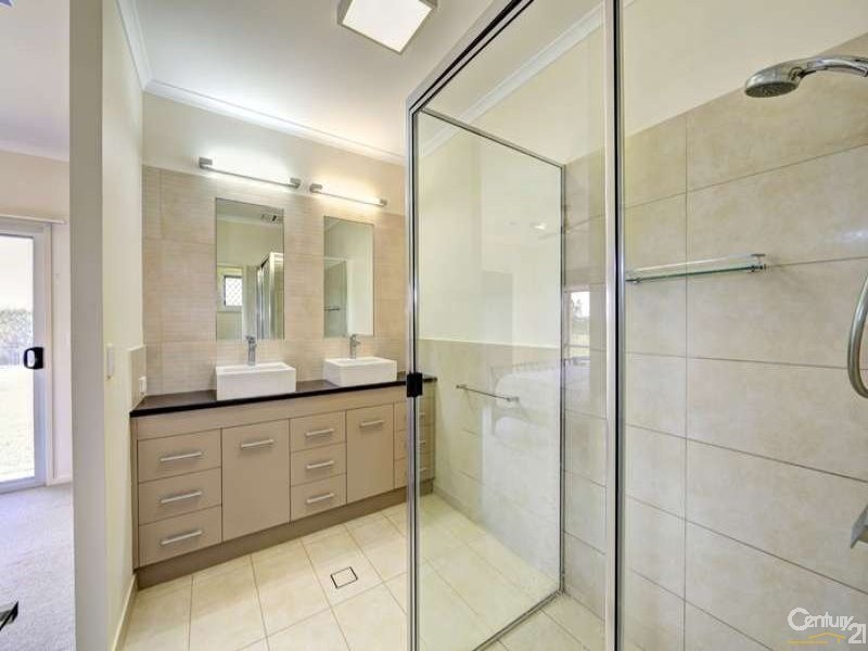 976 Pine Creek Road, Pine Creek QLD 4670