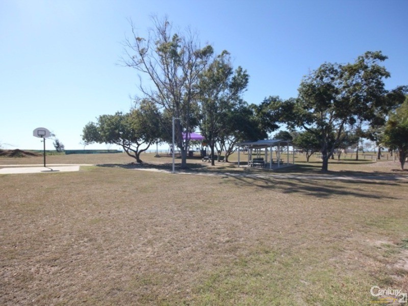 44 Kingfisher Crescent, Moore Park Beach QLD 4670