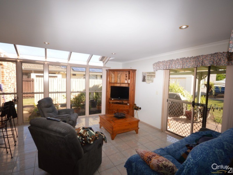 21 Loney Street, Avenell Heights QLD 4670