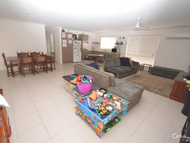 8  Regency Road, Moore Park Beach QLD 4670