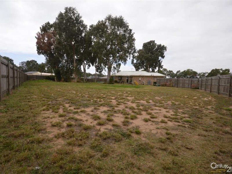 8  Regency Road, Moore Park Beach QLD 4670
