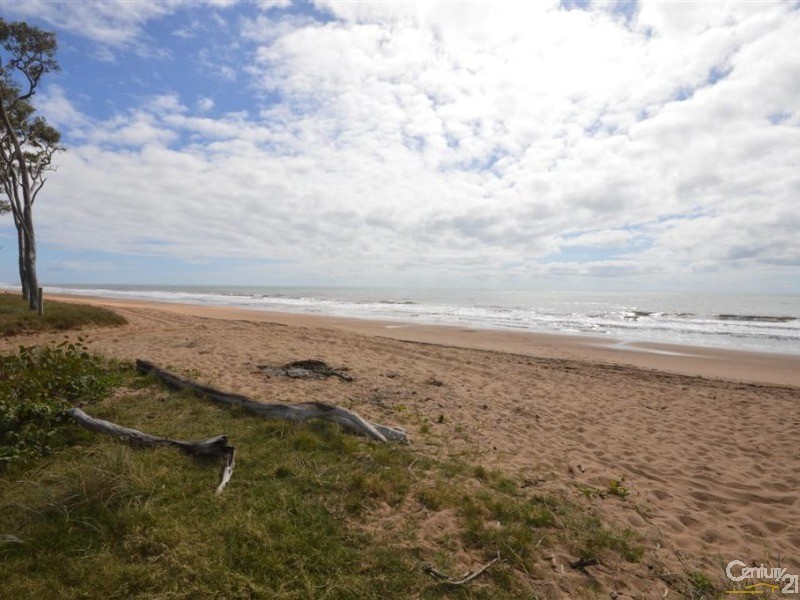 8  Regency Road, Moore Park Beach QLD 4670