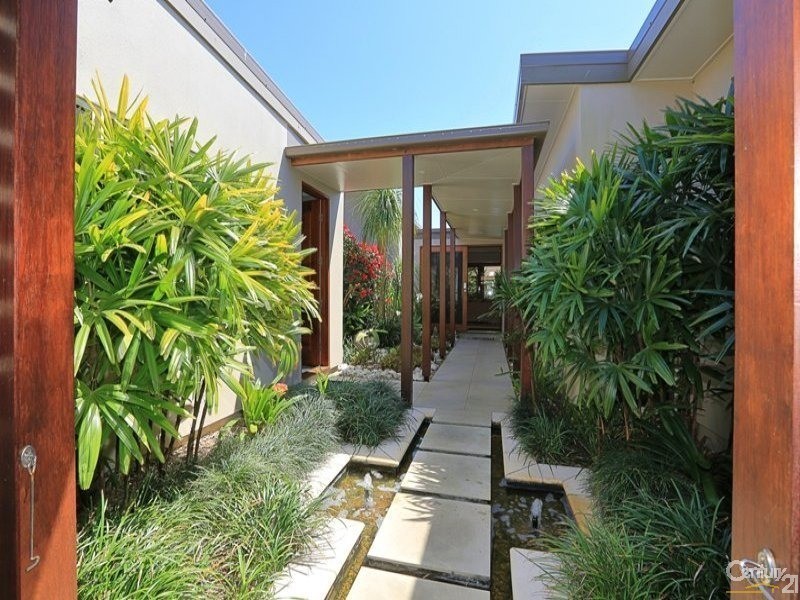 6 Aquarius Drive, Bargara QLD 4670