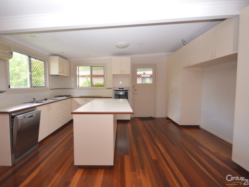 6  Barnes Street, Svensson Heights QLD 4670