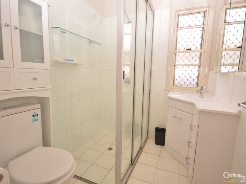 6  Barnes Street, Svensson Heights QLD 4670