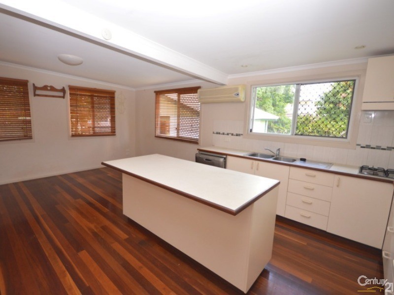 6  Barnes Street, Svensson Heights QLD 4670