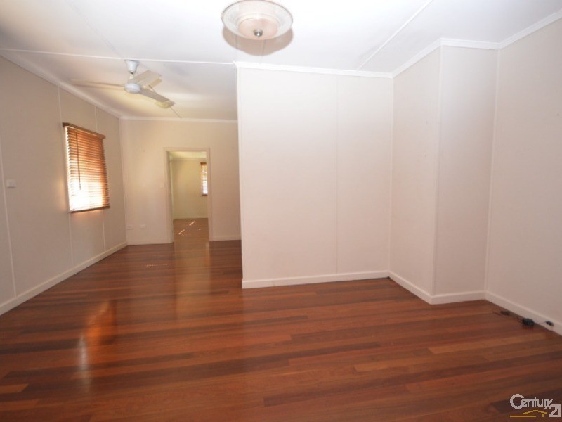 6  Barnes Street, Svensson Heights QLD 4670