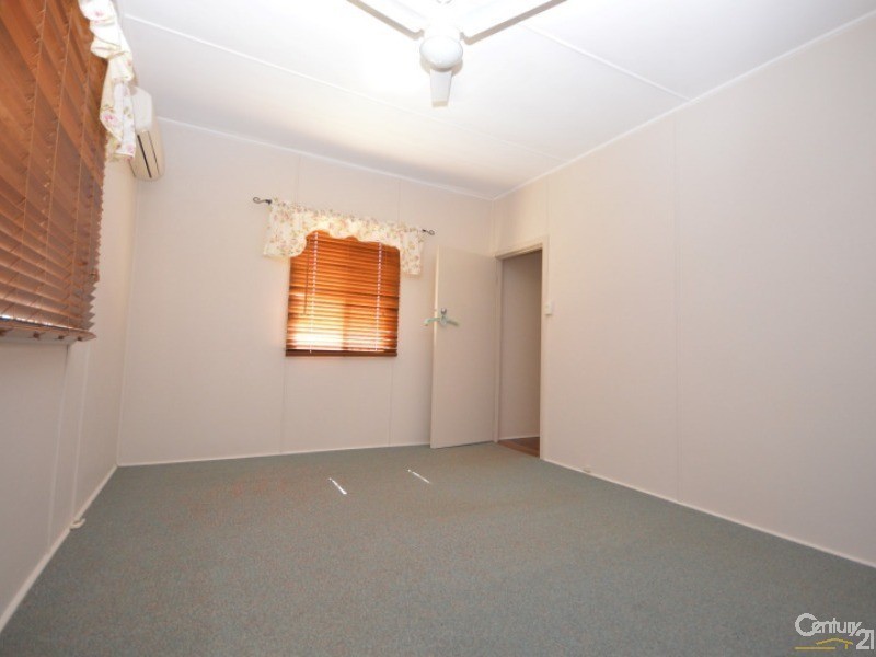 6  Barnes Street, Svensson Heights QLD 4670