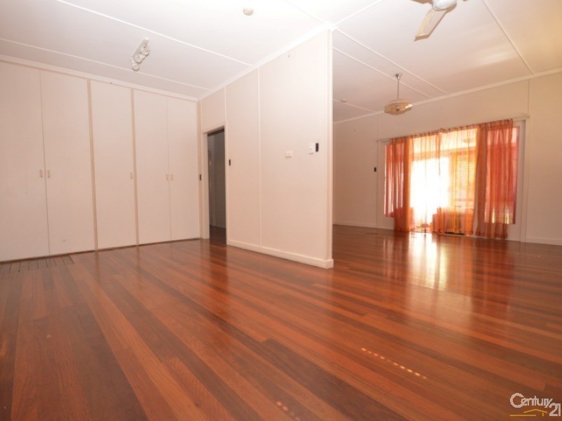 6  Barnes Street, Svensson Heights QLD 4670