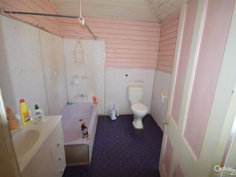 124 Woongarra Street, Bundaberg West QLD 4670