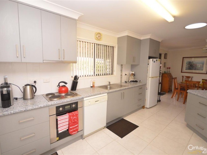 7  Strathdee Avenue, Bundaberg South QLD 4670