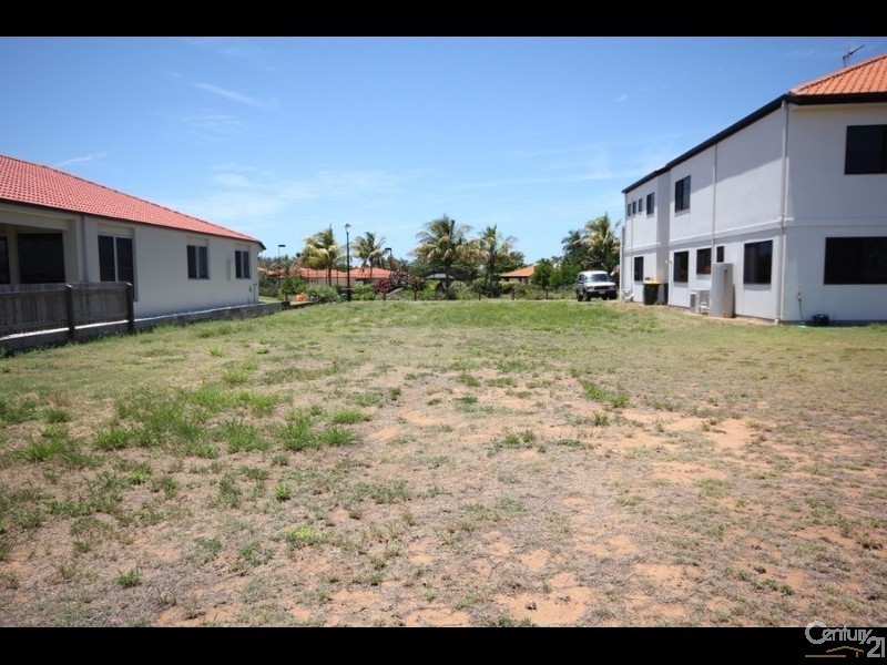 16 Chantelle Circuit, Coral Cove QLD 4670