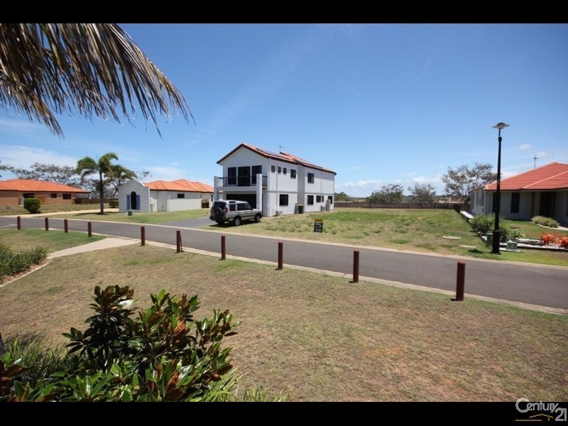 16 Chantelle Circuit, Coral Cove QLD 4670