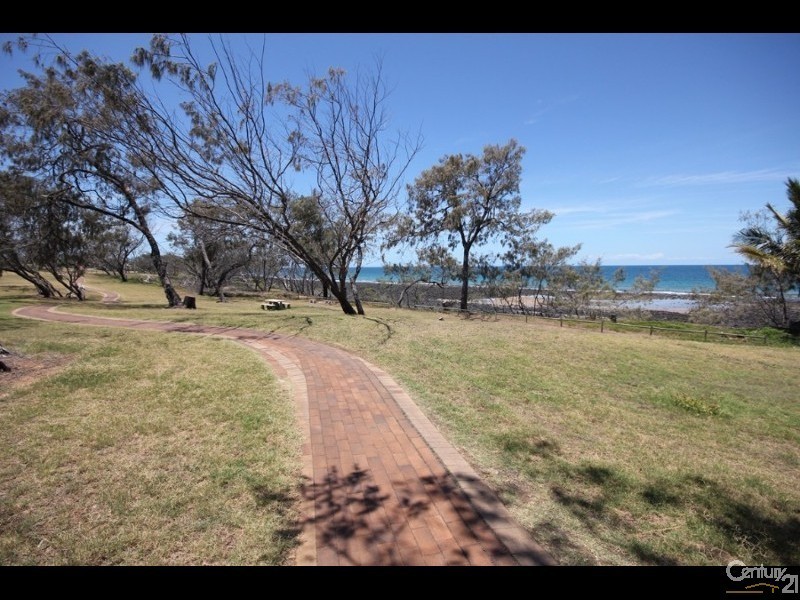 16 Chantelle Circuit, Coral Cove QLD 4670