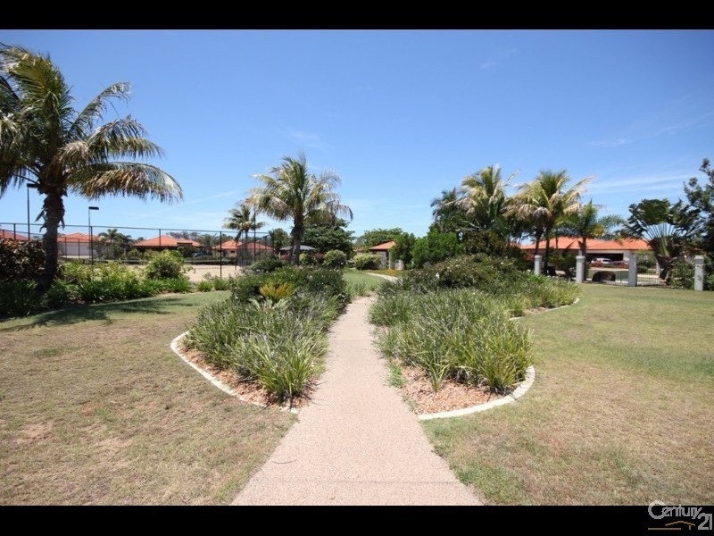 16 Chantelle Circuit, Coral Cove QLD 4670