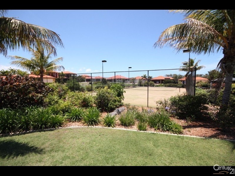 16 Chantelle Circuit, Coral Cove QLD 4670