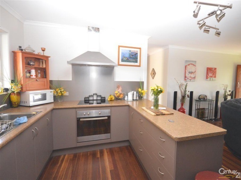 30 Thabeban Street, Avenell Heights QLD 4670