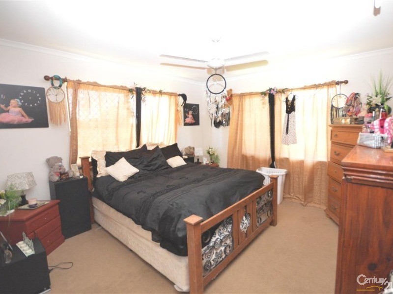 30 Thabeban Street, Avenell Heights QLD 4670