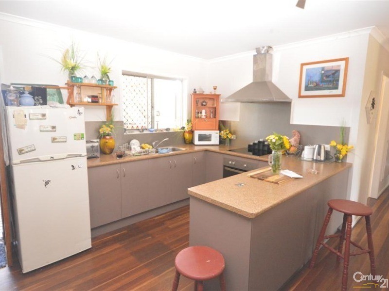 30 Thabeban Street, Avenell Heights QLD 4670
