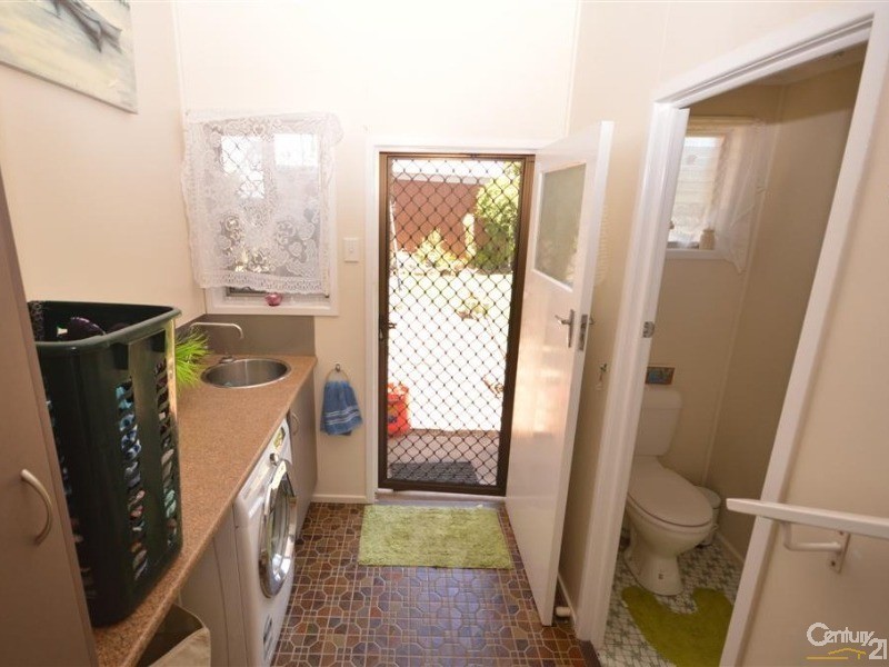 30 Thabeban Street, Avenell Heights QLD 4670