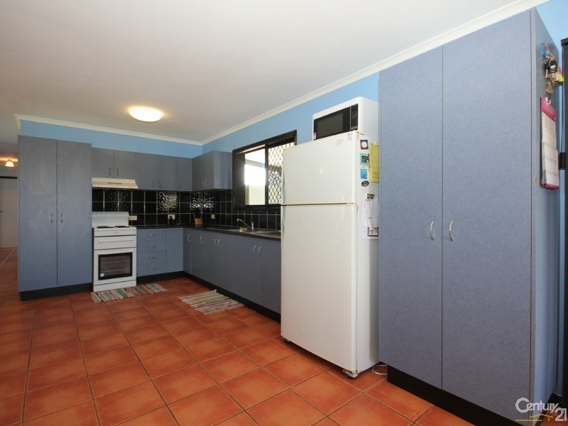 216 Old Bushs Road, Avondale QLD 4670