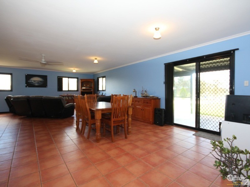 216 Old Bushs Road, Avondale QLD 4670