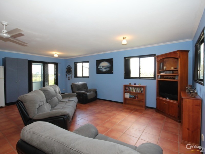 216 Old Bushs Road, Avondale QLD 4670