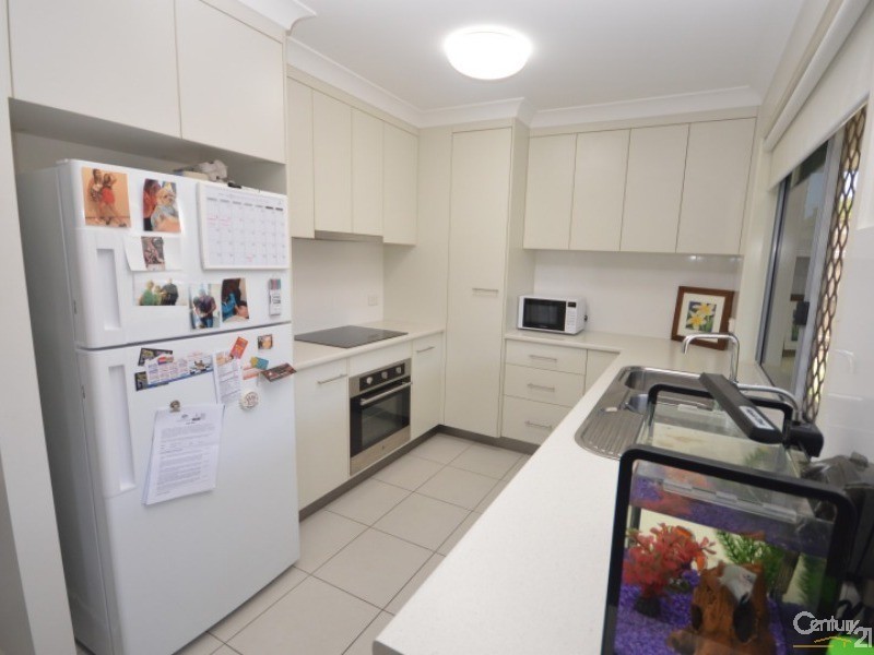 1/9  Robert Street, Bundaberg South QLD 4670