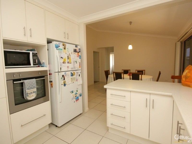 Unit 1/112 McCarthy Road, Avenell Heights QLD 4670