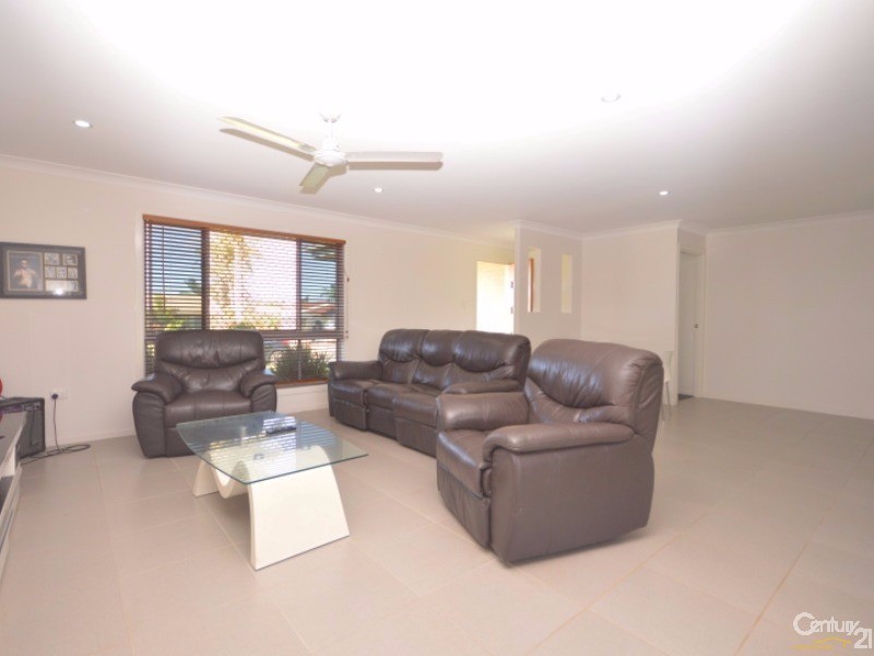 4 Rehbein Avenue, Qunaba QLD 4670