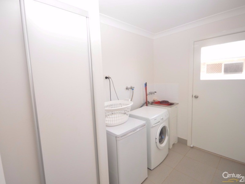 4 Rehbein Avenue, Qunaba QLD 4670