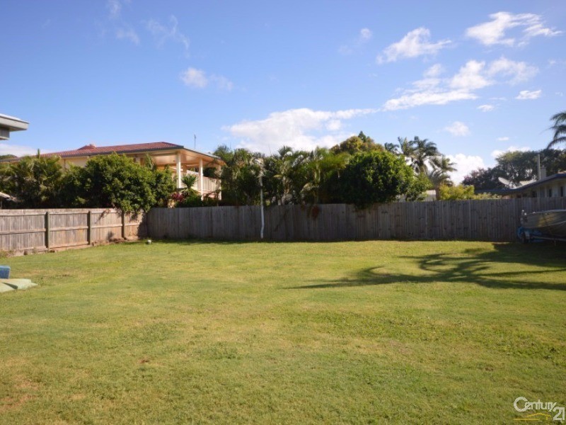 4 Rehbein Avenue, Qunaba QLD 4670