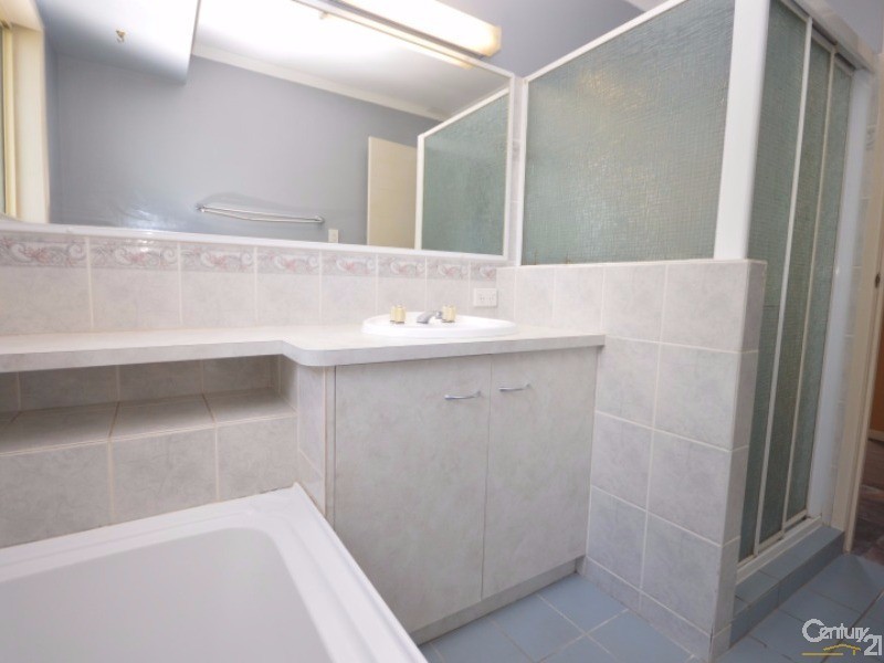 30  Gunsynd Grove, Branyan QLD 4670