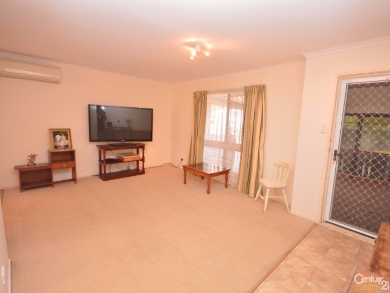 8  Sloane Street, Kalkie QLD 4670