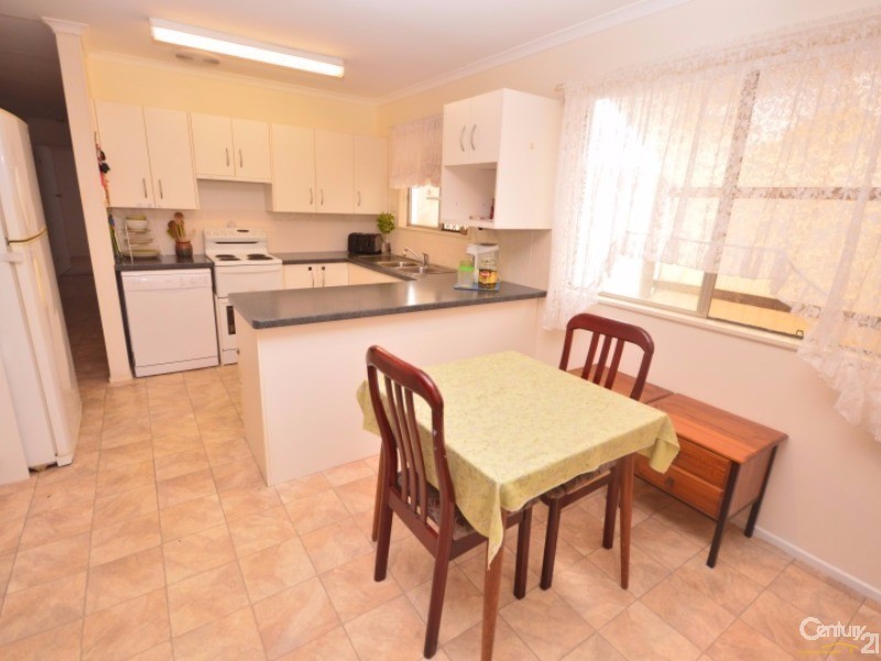 8  Sloane Street, Kalkie QLD 4670