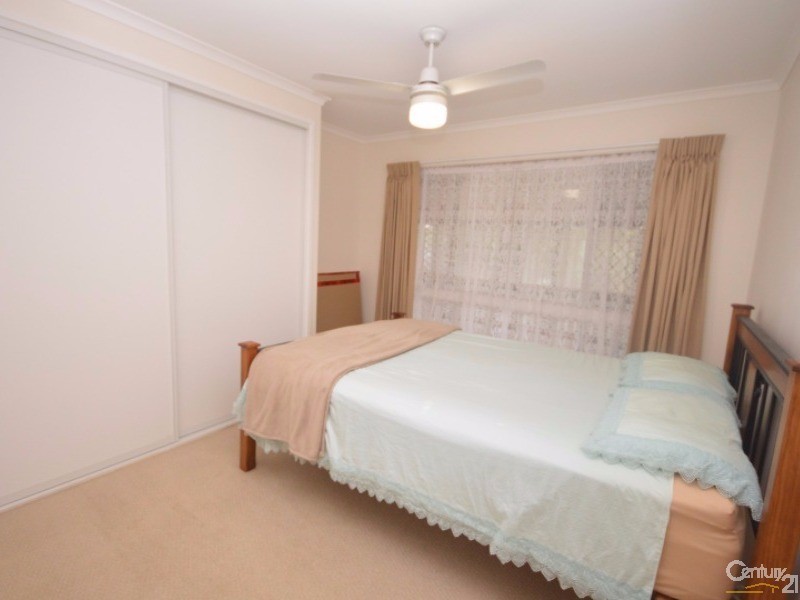 8  Sloane Street, Kalkie QLD 4670