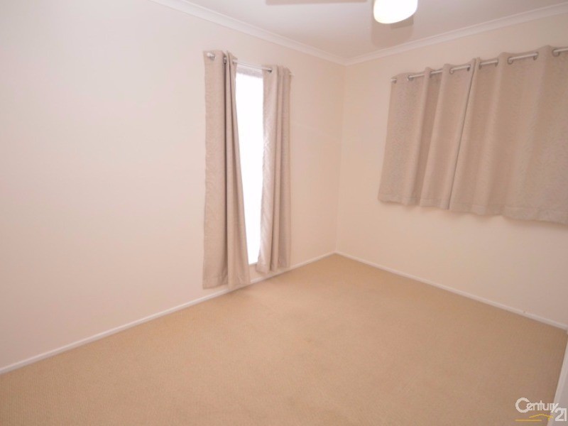 8  Sloane Street, Kalkie QLD 4670