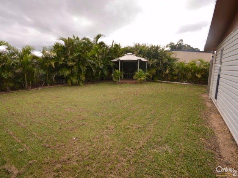 8  Sloane Street, Kalkie QLD 4670