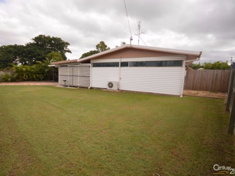 8  Sloane Street, Kalkie QLD 4670