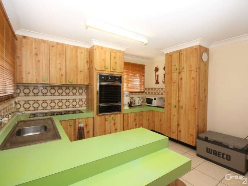 21 Brady Street, Avenell Heights QLD 4670