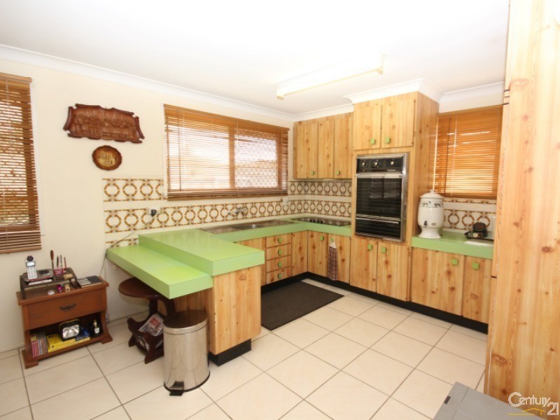 21 Brady Street, Avenell Heights QLD 4670