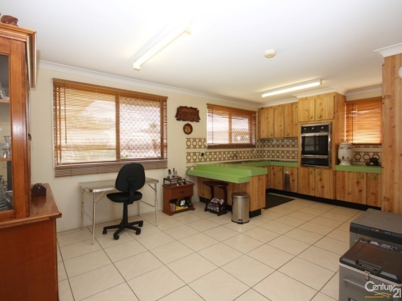 21 Brady Street, Avenell Heights QLD 4670