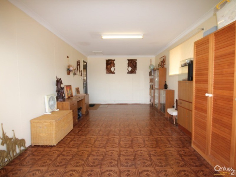 21 Brady Street, Avenell Heights QLD 4670