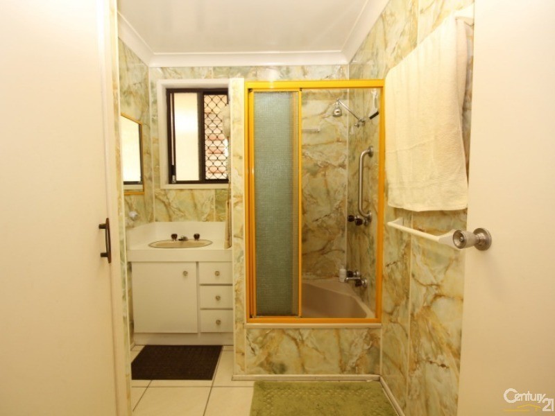 21 Brady Street, Avenell Heights QLD 4670