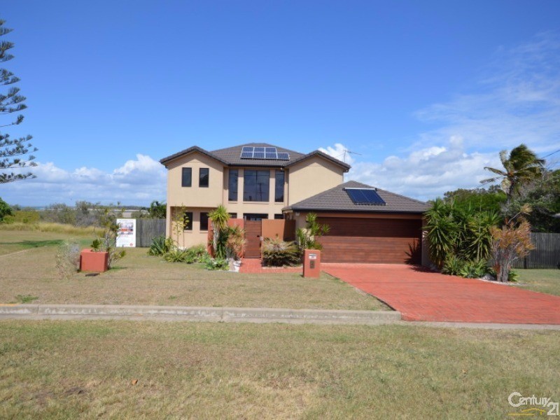1 Rule Street, Elliott Heads QLD 4670