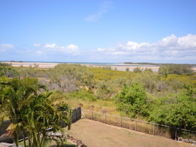1 Rule Street, Elliott Heads QLD 4670