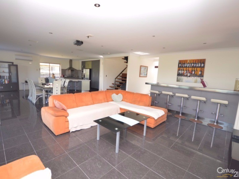 1 Rule Street, Elliott Heads QLD 4670